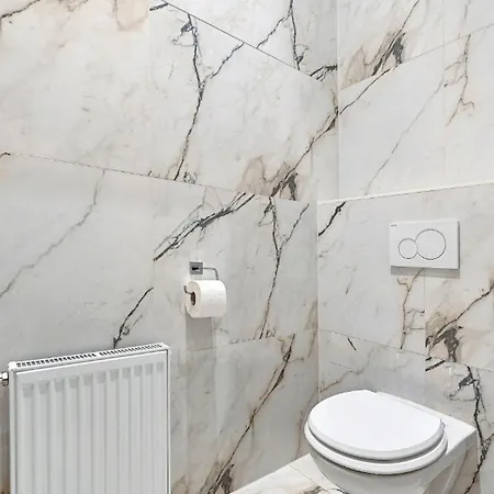 Belle Lumieux Apartement Avec Ac Appartamento